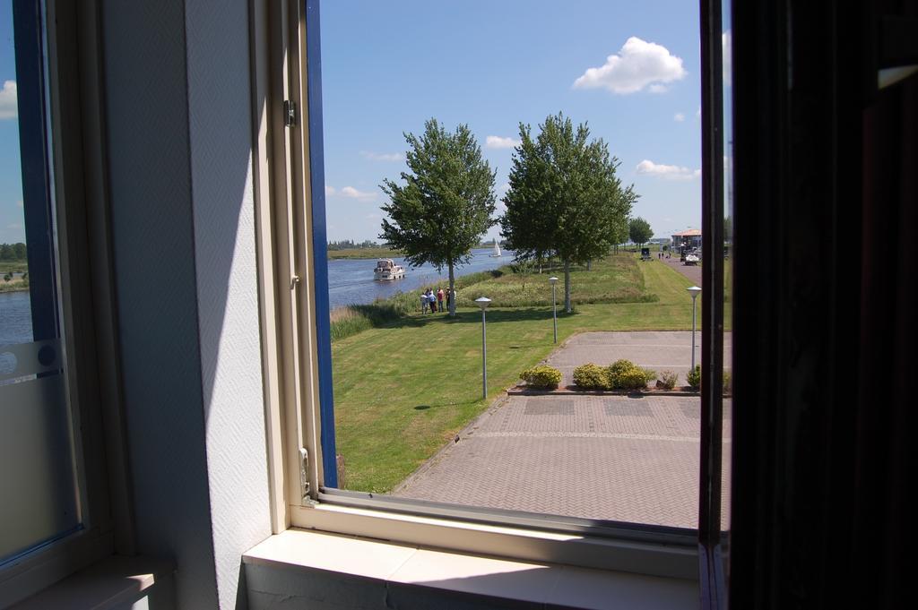 Buitenplaats T Ges Sneek Zimmer foto