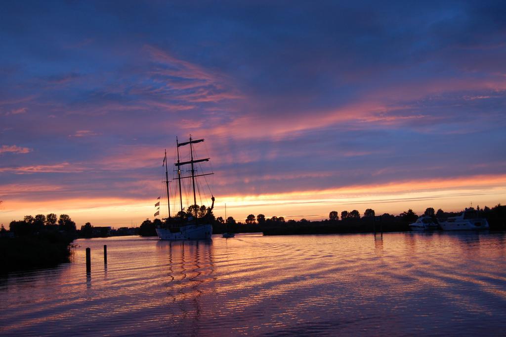 Buitenplaats T Ges Sneek Exterior foto