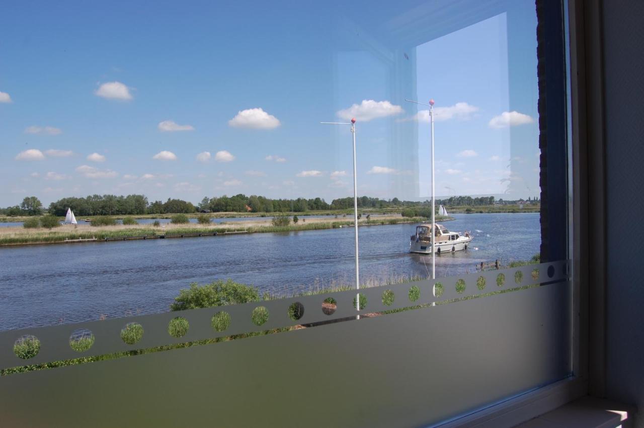 Buitenplaats T Ges Sneek Zimmer foto